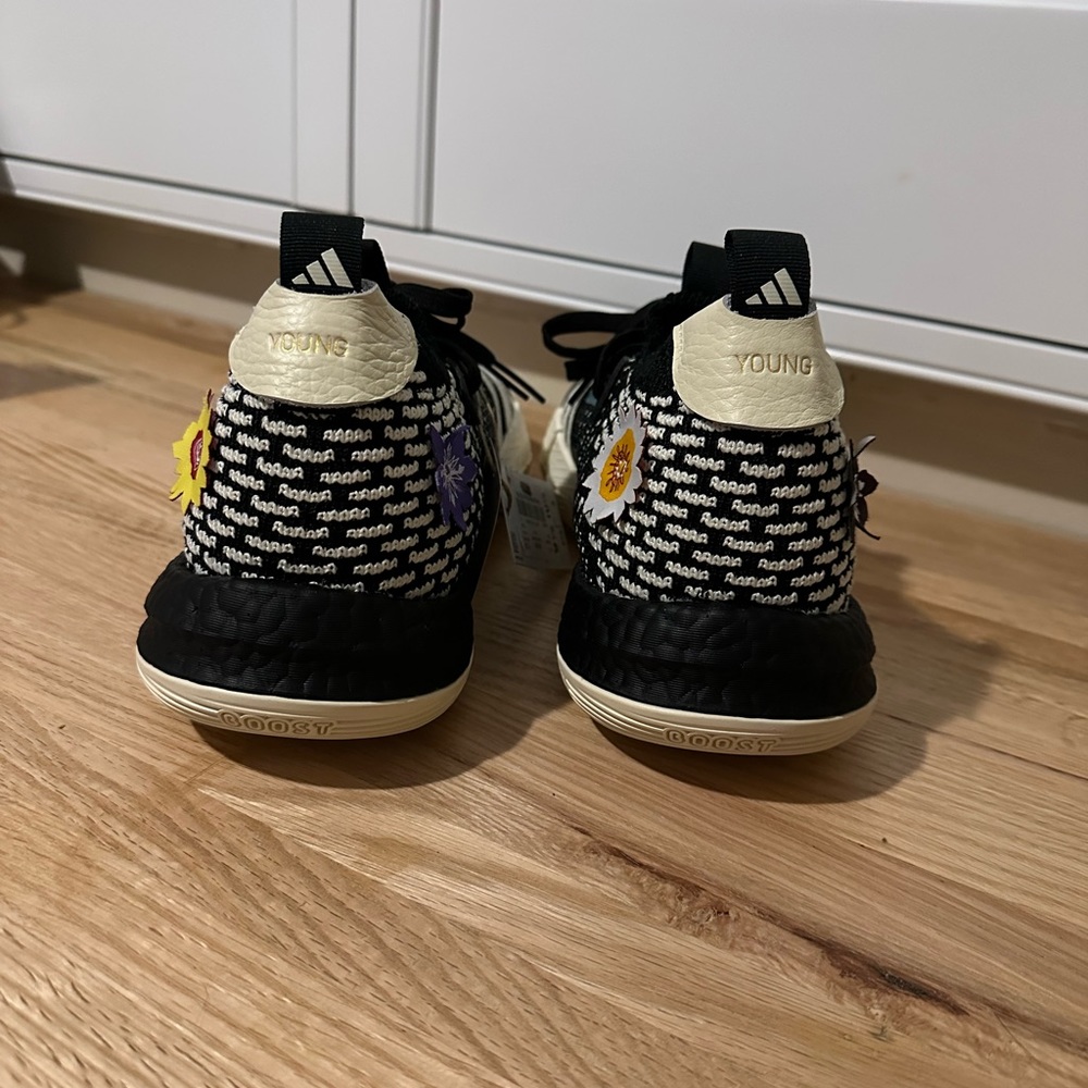 Adidas Trae Young 2 flower